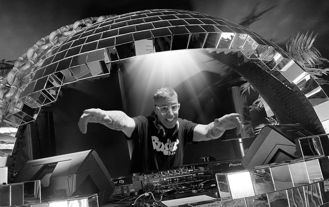 MattyH_DiscoBall_crop_BW.jpg