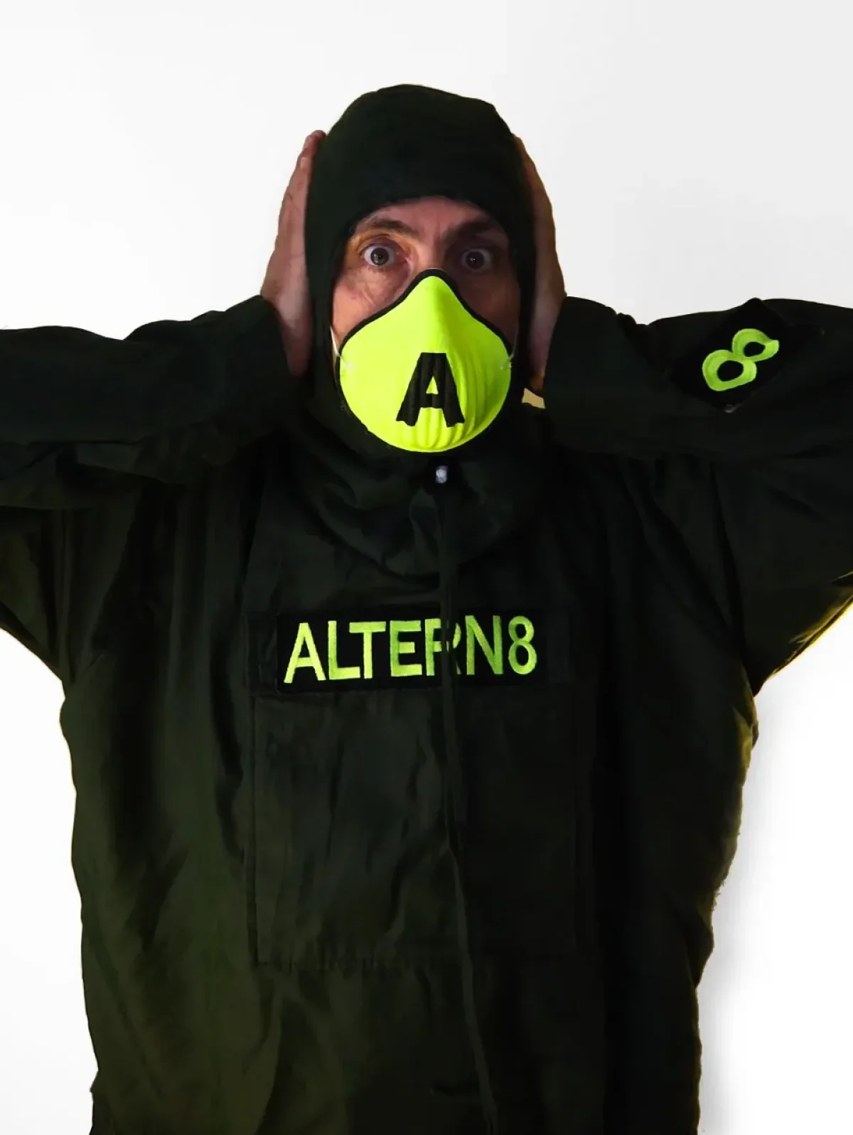 Altern 8